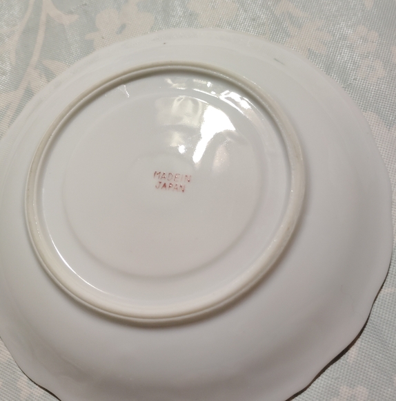 Rose Teacup and Saucer Set - Japan - Picture 14 of 14